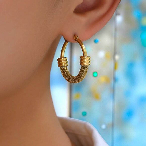 🆕Chic Elegance 18K Gold Plated Stainless Steel Mesh Trendy Hoop Earrings - Picture 3 of 13